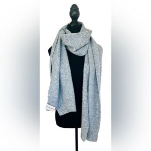 🧣Women’s RW&CO Light Grey Warm Winter Scarf, NWT🧣